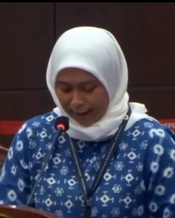 
					Dr Cenuk Widiyastrisna Sayekti, dosen tetap non-ASN FH Unair menjadi saksi fakta dalam uji materi UU Dosen dan Guru di Mahkamah Konstitusi (MK) di Jajarta, 1 Juli 2026. Foto: ist