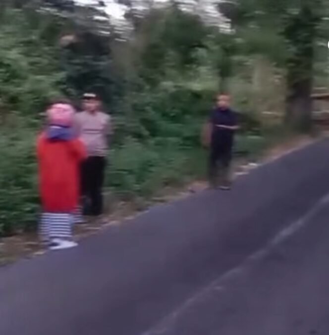 
					Tiga Pria Begal Rampas Motor dan Dompet Peremuan Bidan di Curah Bubur Probolinggo