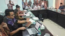 Komisi B DPRD Jombang melakukan rapat dengan pimpinan Bank Jombang, bahas utang Mbah Ngatini Rp25 juta membengkak jadi Rp140 jita. Foto: beritabangsa.id
