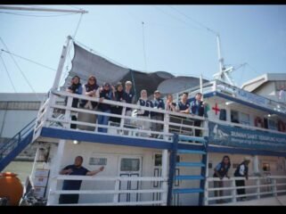 Kapala kesehatan bernama RS Kapal Ksatria Airlangga, Minggu 12 Juli 2026,  kembali berangkat berlayar menuju empat pulau terluar Jawa Timur. Foto: ist