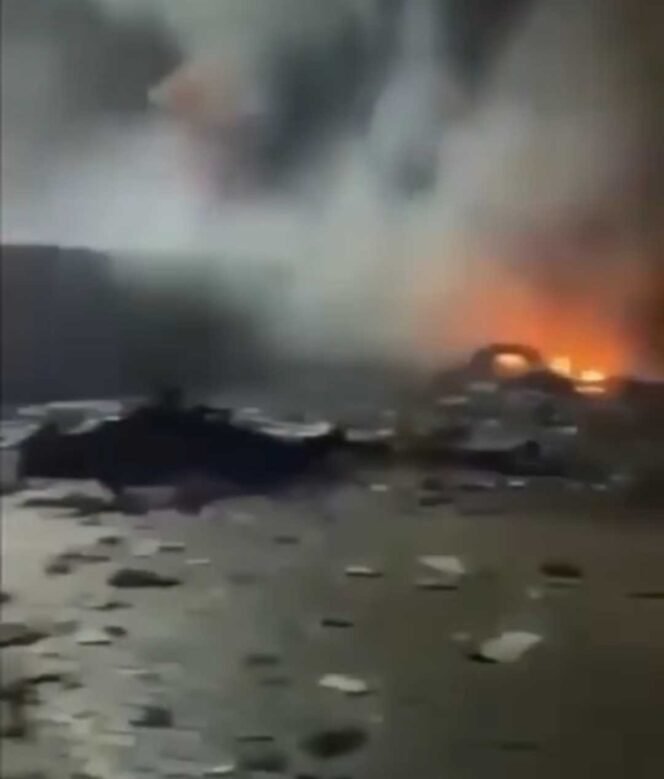 
					Pihak Kelompok Houthi klaim telah melakukan serangan udara menggunakan rufal dan drone ke arah wilayah selatan Arab Suadi, khususnya bandara Internasional Abha. Foto:  instagram@jendela_informasi_dunia2185