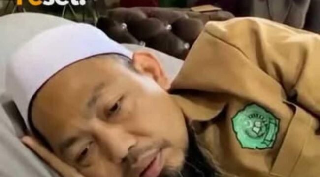 Polisi Lombok Timur tetapkan status tersangka terhadap pimpinan pondok Pesantren Rosyidatusshaulatiyyah Al‑Ibrahimy NW, Ahmad Muzakki Rahmatullah, dalam pembakaran tiga santri. Foto: instagram@reset.feed