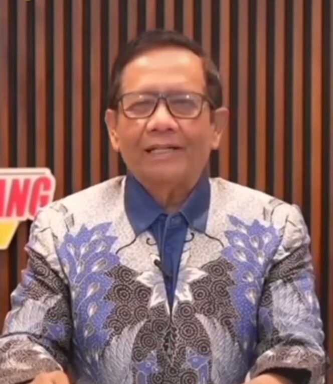 
					Pakar hukum Prof Dr Mahfud MD mengeluarkan statemen skenario melindungi atau meloloskan jerat hukum terhadap mantan Jampidus Febrie Adriansyah. Foto: ist 
