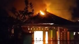 Insiden kebakaran terus terjaildi sepanjang Juki 2026 ini, Rabu 15 Juki 2026, kebakaran terjadi di Dusun Johowinong, Desa Johowinong, Kecamatan Mojoagung, Kabupaten Jombang. Foto: dok warga