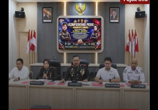 
					Aksi massal ASN dab guru di lingkungan Disdik Brebes terbongkar gunakan  presensi daring ilegal. Seolah ada di tempat kerja tetapi sesungguhnya sedang keluyuran entah kemana. Kini polisi menahan sembilan guru dan oknum ASN Disdik ditahan. Foto: ist