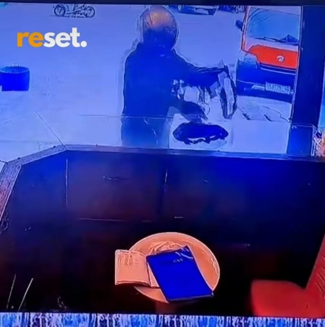 
					Sebuah toko emas di Tapaktuan di Aceh Delatan jadi korban perampokan oleh pria bersenjata api laras panjang, Sabtu 18 Juli 2026. Foto: instagram@reset.feed