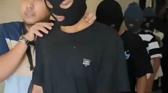 Polisi Sampan sudah meringkus 17 remaja dari 27 tersangka pelaku perindungan terhadap remaja putri berusia 15. Foto: metro Tv
