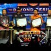 Kepala Pelaksana ( Kalksa) BPBD Jombang, Wiku Birawa Felipe Diaz Quintas, S.STP., M.Si menerima piagam dari BPBD Jatim sebagai juata I lomba Resilient Marathon dalam Gelar Peralatan dan Kompetensi Penanggulangan Bencana Tingkat Provinsi Jawa Timur Tahun 2026. Foto: ist