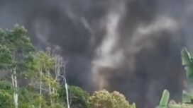 Terjadi kebakaran besar melanda Kasepuhan Ciptamulya, tepatnya RT 05 dan RT 07 RW 02, Desa Sirnaresmi, Kecamatan Cisolok, Kabupaten Sukabumi, Jawa Barat, Sabtu, 25 Juli 2026, sekitar pukul 13.00 hingga 14.00 WIB. Foto: ist