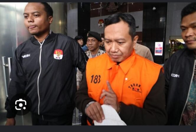 
					Selasa, 28 Juli 2026, kembali KPK menahan anggota DPRD Jatim.dari Gerindra, dalam kasus mafia dana hibah Jatim. Foto: ist