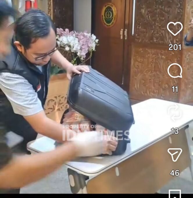 
					Kejati Jatim menaambah satu tahanan lagi pejabat di ESDM Pemprov Jatim, terkait tindak pidana korupsi perizinan total bukti Rp14 miliar lebih, Selasa, 28 Juli 2026. Foto: instagram@idtime