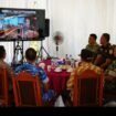 Dandim Jombang bersama pimpinann Forkopimda Jombang saksikan peresmian jembatan di Wonosalam, via video conference, Kamis, 13 Agustus 2026. Foto: diskominfo jombang
