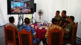 Dandim Jombang bersama pimpinann Forkopimda Jombang saksikan peresmian jembatan di Wonosalam, via video conference, Kamis, 13 Agustus 2026. Foto: diskominfo jombang