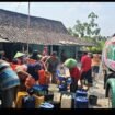 Setiap tahun, PNIB melaksanan bantuan air bersih di wilayah yang sering mengalami kekeringan air. Rabu 26 Agustus 2026, mengirim pasokan air bersih di kabupaten Bojonegoro, Jatim. Foto: ist