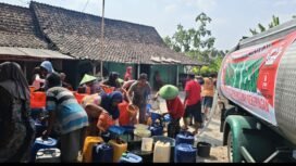 Setiap tahun, PNIB melaksanan bantuan air bersih di wilayah yang sering mengalami kekeringan air. Rabu 26 Agustus 2026, mengirim pasokan air bersih di kabupaten Bojonegoro, Jatim. Foto: ist
