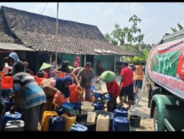 Setiap tahun, PNIB melaksanan bantuan air bersih di wilayah yang sering mengalami kekeringan air. Rabu 26 Agustus 2026, mengirim pasokan air bersih di kabupaten Bojonegoro, Jatim. Foto: ist