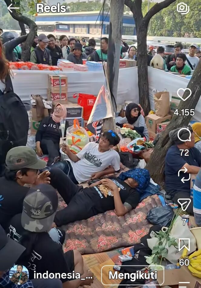 
					Warga masyarakat AMPB sedang bersiap siap melaksanakan aksi demo besar bersama aliansi mahasiswa GERAM dan RMP4 massa asal Madura juga turun melakukan aksi demo di depan gedung DPR RI, Kamis 27 Agustus 2026. Foto: ist
