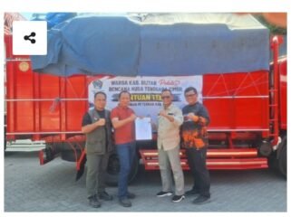 Warga Blitar peternak ayam petelur secara bersama sama mengirim 8.7 ton telur ke warga korban gempa di NTT. Foto: ist