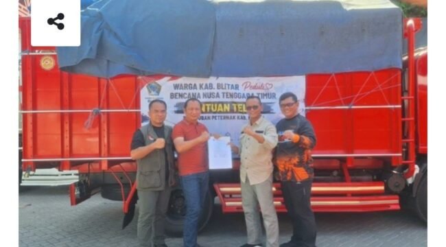 Warga Blitar peternak ayam petelur secara bersama sama mengirim 8.7 ton telur ke warga korban gempa di NTT. Foto: ist