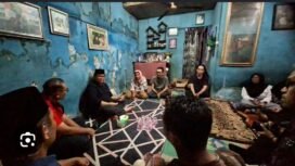 Gubenur DKI, Pramono Anung melayat di rumah duka Bambang Setyawan, penjual cermin yang tewas di Pejompongan, Kamis malam, 27 Agustus, saat terjadi kericuhan aksi demo. Foto: ist