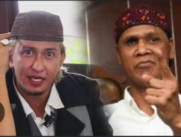 Isu hukum kasus tewasnya Bambang Setiawan korban kesadisan diduga kelompok GRIB Jaya, dibuat semakin melemah. Salah satunya ditutup oleh keseruan tantangan duel Bahar Smith kepada Hercules. Foto: TvOne
