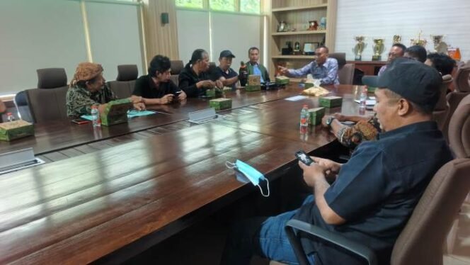 
					LSM- Dinas PU kawal Proyek Jalan Bluru