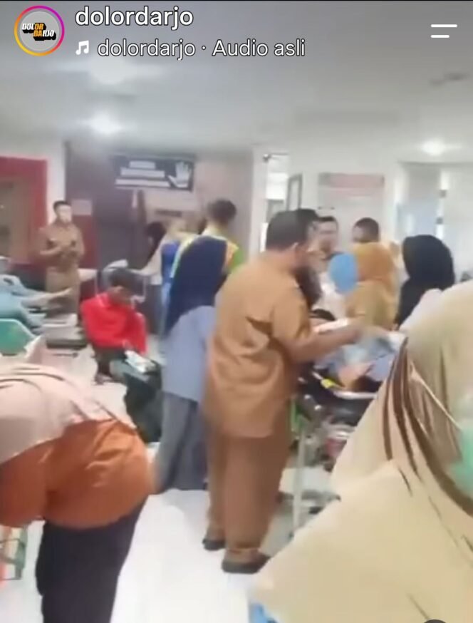 
					Sebabyak 120 santri ponpes Manba'ul Hiksm, Tanggulangin, dirawat di empat rumah sakit di Sidoarjo, Selasa malam, 1 September 2026. Foto: ist