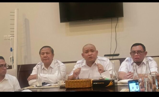 
					Ketua Fraksi Partai Gerindra DPRD Sidoarjo, Ahmad Muzayyin Syafrial menilai hasil survei itu, harus disikapi secara bijak sebagai alarm peringatan dini (early warning system), bukan bahan untuk saling menyalahkan. Foto: Ist