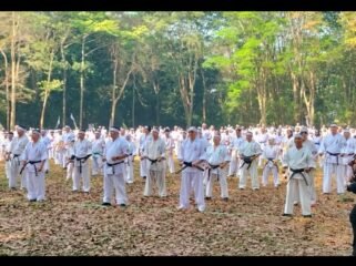 Semarak dan meriah acara Gashuku II Lintas Kyokushin Jatim diikuti sebanyak 800 karateka. Foto: ist