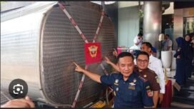 Bea Cukai Semarang bongkar modus baru distribusi 1,5 juta batang rokok putih menggunakan truk tangki air. Foto: ist
