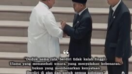 Presiden Prabowo Subianto dan KH Hasan Abdullah Sahal, Direktur Ponpes Modern Gontor, Ponorogo. Pada acara peringatan 100 Tahun Ponpes Modern Darussalam, Gontor, Ponorogo, Sabtu 19 September 2026. Foto: ist