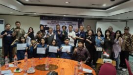 Mahasiswa dari Universitas Merdeka Surabaya aktif mengikuti talkshow 'Jangan Asal Viral' pada saat peluncuran media APPI, di Surabaya, Sabtu 26 September 2026. Foto: ist