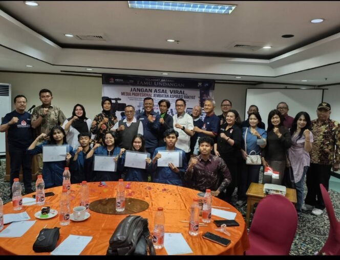 
					Mahasiswa dari Universitas Merdeka Surabaya aktif mengikuti talkshow 'Jangan Asal Viral' pada saat peluncuran media APPI, di Surabaya, Sabtu 26 September 2026. Foto: ist