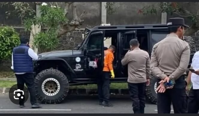 
					Dalam penyelidikan polisi, temuan jasad pria berada di dalam kursi setir jeep Bengkuki, berada di area parkir RS Muhammadiyah Malang. Foto: ist