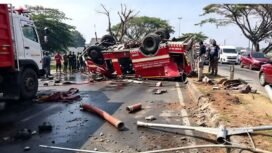 Terjadi kecelakaan tunggal sebuah mobil Damkar Pemkab Pangkep, Sulsel, tiga petugas gugur, empat lainnya dirawat di rumah sakit, Selasa, 29 September 2026. Foto: ist