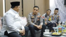Kapolres Jombang, AKBP Yanto Mulyanto saat bersilaturahmi dengan Bupati H Warsubi