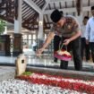 Kapolres Jombang AKBP Yanto Mulyanto saat kunjungi Ponpes Tebuireng sempatkan diri berziarah ke makam Presiden RI ke 4, KH Abdurrahman Wahid (Gus Dur)