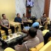 Kapolres Jombang beserta rombongan bsaat bersilahturahmi dengan Ketua PN setempat