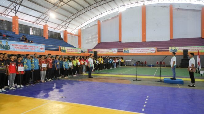 
					Kapolres Jombang saat buka Kejurprov Bola Voli U-19 Antar Klub se-Jawa Timur