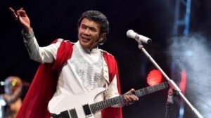 9 Dewa Gitar Termasuk Rhoma Irama Ramaikan Konser Guns N’ Roses