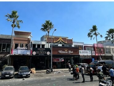 Pukul 07.30 wib, Selasa, 6 Oktober terjadi ledakan dahsyat dibresto nasi Tempong Dewi Sri, kawasan elite Pakuwon City. Foto: ist