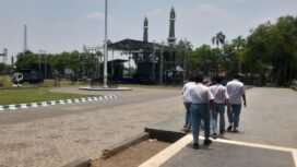 Panitia telah menyiapkan ridging jumbo untuk panggung Jombang Bersholawat bersama Gus Iqdam, di alun akun Jombang, Selasa malam 13 Oktober 2026. Foto: swarajombang.com/ priyo s.
