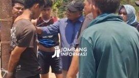 Warga Banjaragung, Bareng, Jombang meringkus dan mengikat terduga di tiang besi, Sabtu siang, 17 Oktober 2026. Foto: instagram@jombanginformadi_