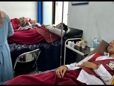 Suadan riuh saat sekitar 100 siswa SDN Kalijaga Virebon, Jawa Barat, keracunan MBG, Selasa, 20 Oktober 2026. Foto: ist