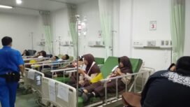 Keracunan makanan MBG belum berhenti, kini 103 siswa SMPN2 Cisarua, Bogor, diangkut ke RS Paru untuk mendapat pengobatan, Rabu 21 Oktober 2026. Foto: ist