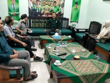 Program Fraksi Day PKB Jombang adalah upaya serap aspirasi masyarakat melalui siaran online dari Media Centre, Jumat, 23 Oktober 2026. Foto: priyo s.