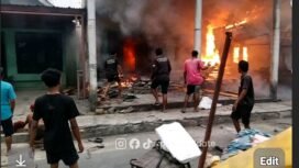 Insiden kebakaran menghanguskan satu rumah produksi kasur busa dan merembet ke rumah tetangga terjadi Mancilan, Mojoagung, Jombang, Minggu sore, 25 Oktober 2026. Foto: instgaram@pojok update