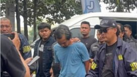 Berakhir sudah drama pelarian dan persembunyian Dwi Bagus Martono, 40, terduga pelaku mutilasi istri siri dan ana, 4, di Madiun. Ia ditangkap, Minggu, 25 Oktober 2026, sembunyi di rumah temannya di desa Mejoyolosari, Gudo, Jombang. Foto: ist
