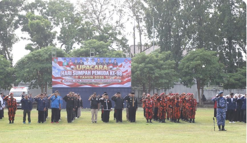 Pemkab Jombang Serahkan Penghargaan dan Beasiswa Saat Upacara Hari Sumpah Pemuda